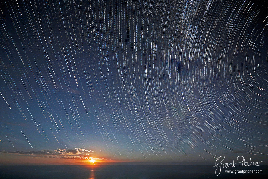 oceanReefHotel_starTrails