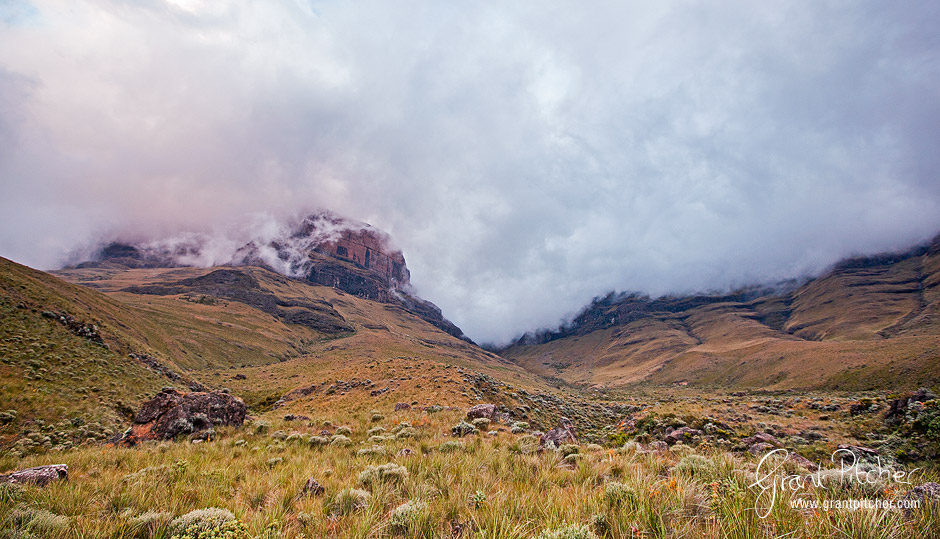 After some heavy going on the difficult pass we decided to call it quits for the day about half way up. Just as well because shortly after the pass was engulfed in cloud.